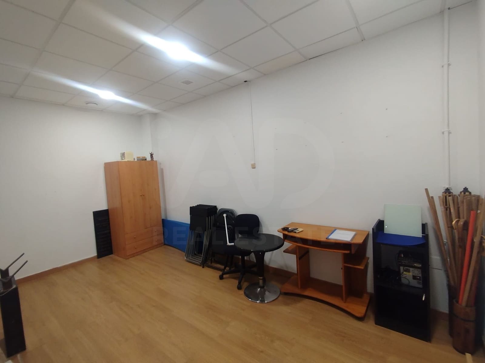 3 makuuhuone Kaupallinen myytävänä paikassa Almeria kaupunki - 119 900 € (Ref: 9987674)