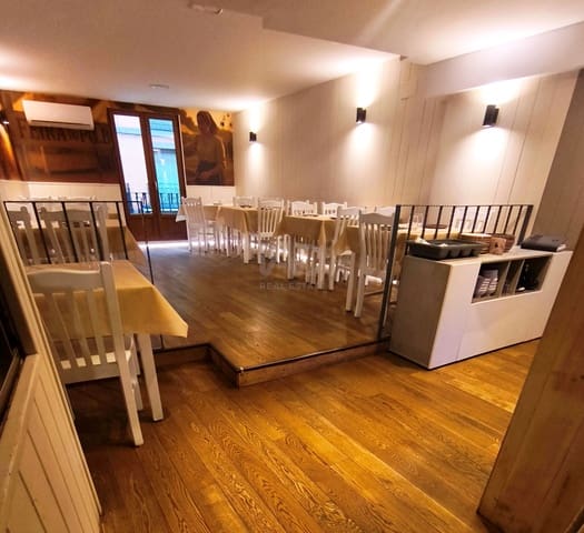 5 soverom Kommersiell til salgs i Leon by - € 450 000 (Ref: 9987675)