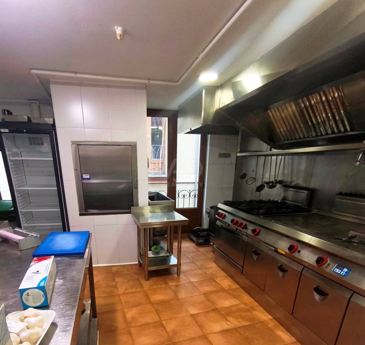 5 soverom Kommersiell til salgs i Leon by - € 450 000 (Ref: 9987675)