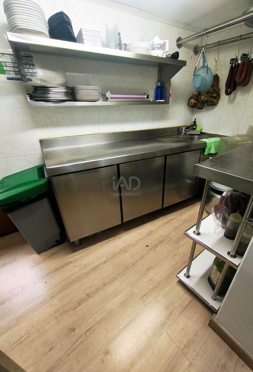 5 soverom Kommersiell til salgs i Leon by - € 450 000 (Ref: 9987675)