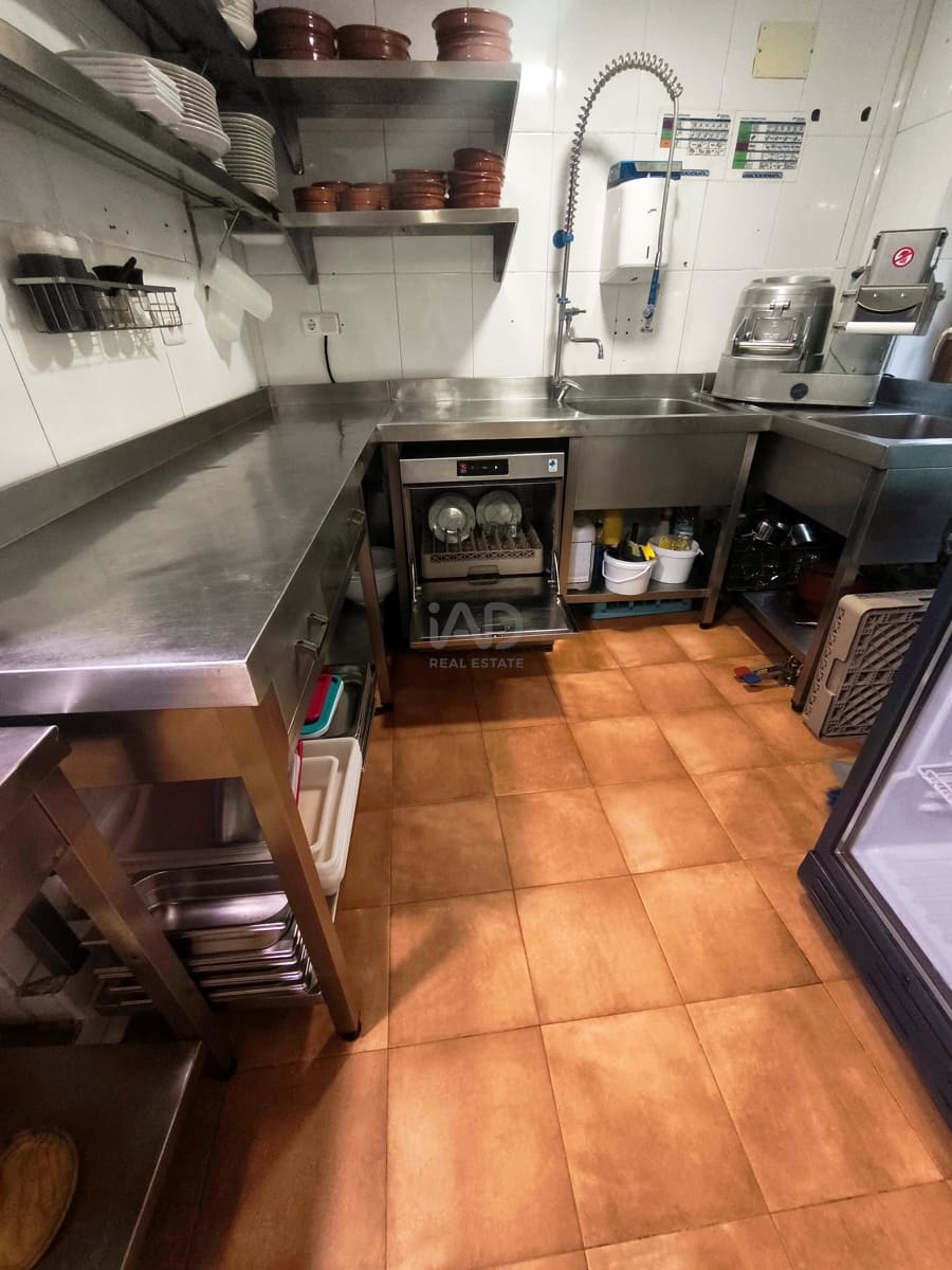 5 soverom Kommersiell til salgs i Leon by - € 450 000 (Ref: 9987675)