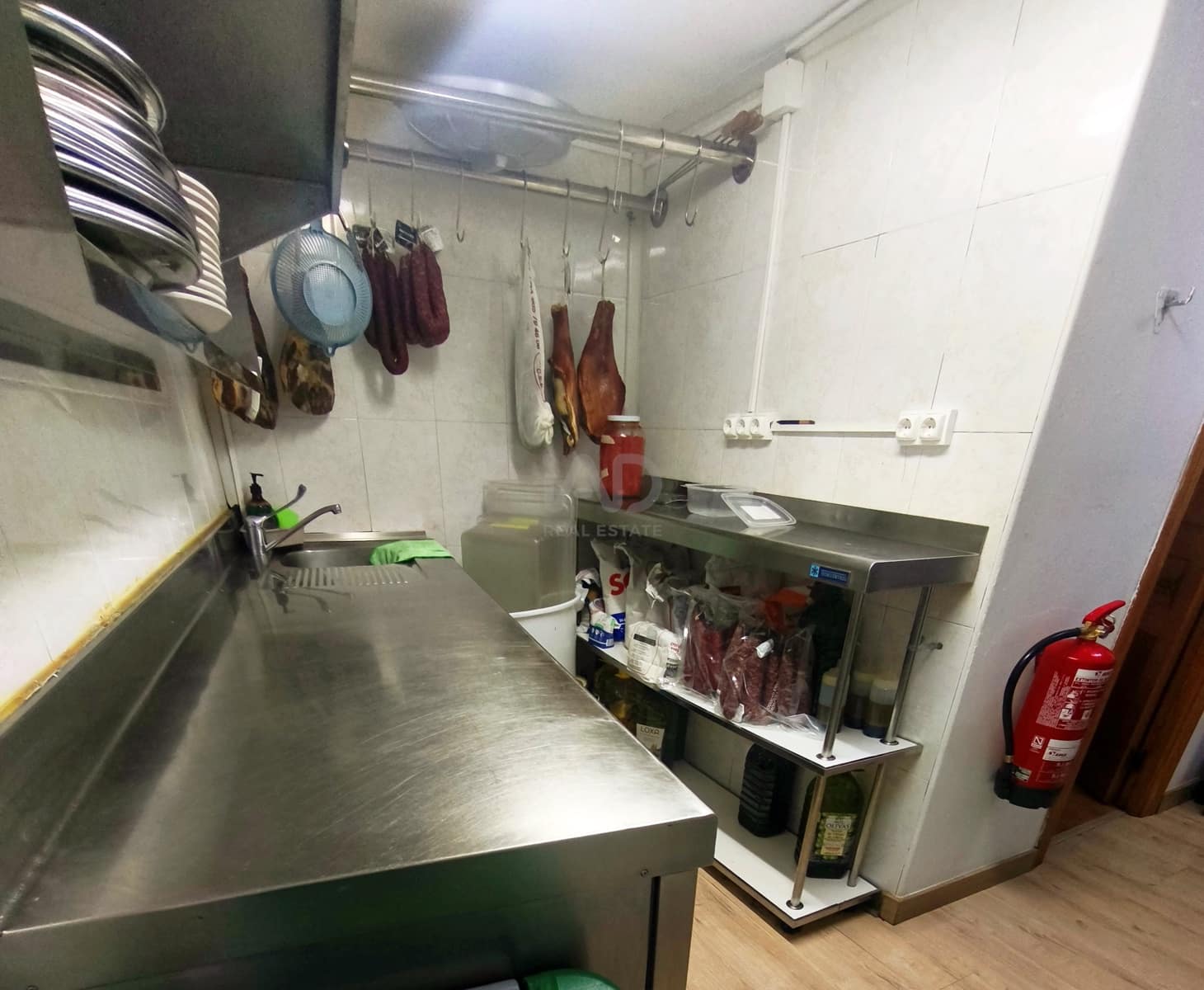 5 soverom Kommersiell til salgs i Leon by - € 450 000 (Ref: 9987675)