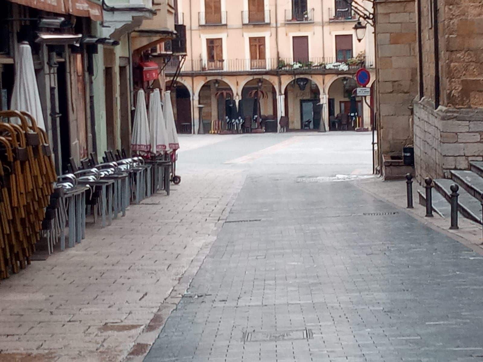 5 bedroom Commercial for sale in Leon city - € 450,000 (Ref: 9987675)