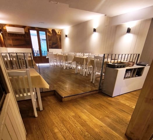 5 bedroom Commercial for sale in León city - € 450,000 (Ref: 9987675)