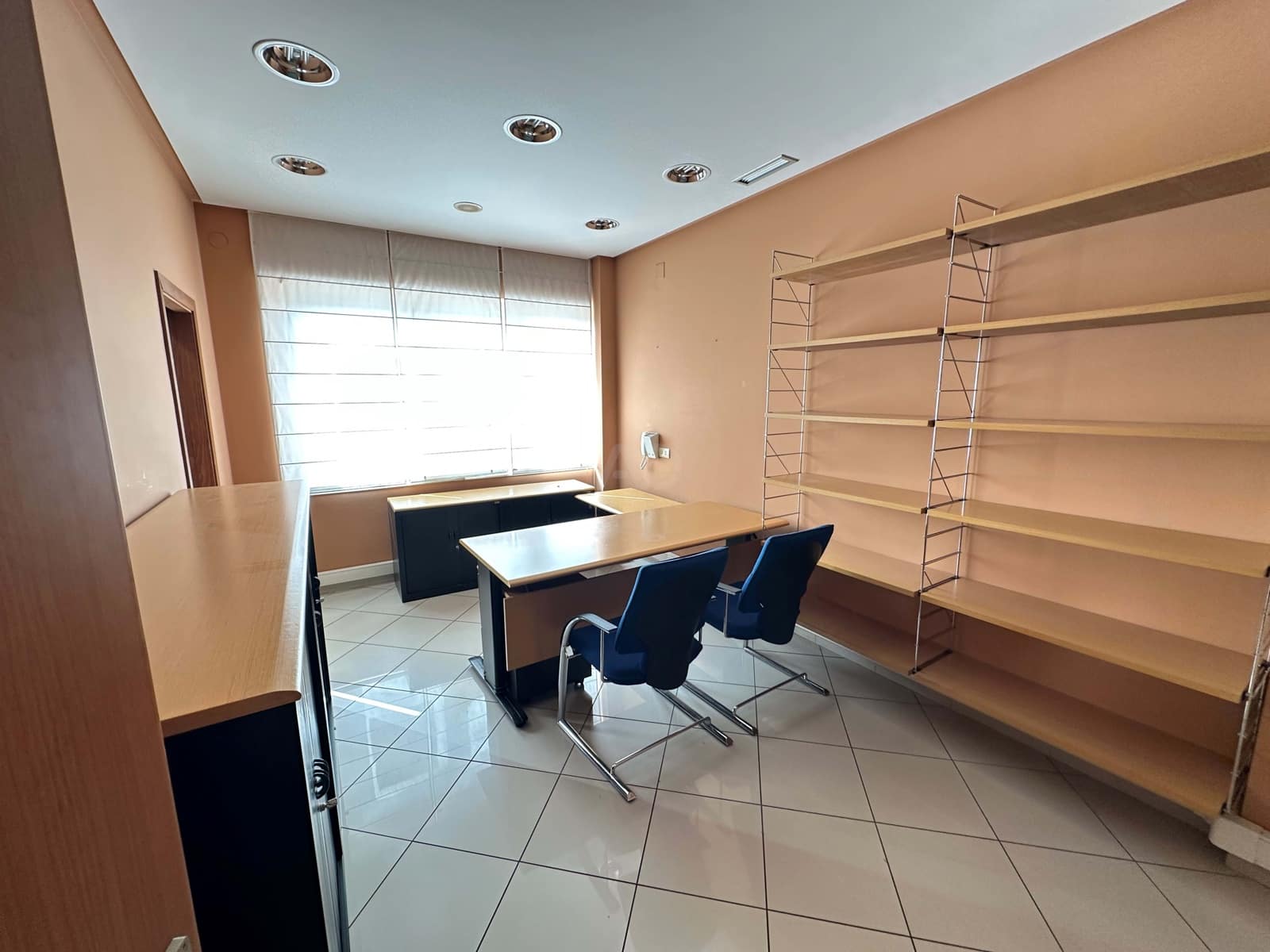 5 soverom Kommersiell til leie i Leon by - € 1 600 (Ref: 9987676)