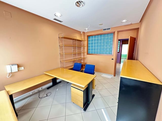 5 soveværelse Erhverv til leje i León by - € 1.600 (Ref: 9987676)