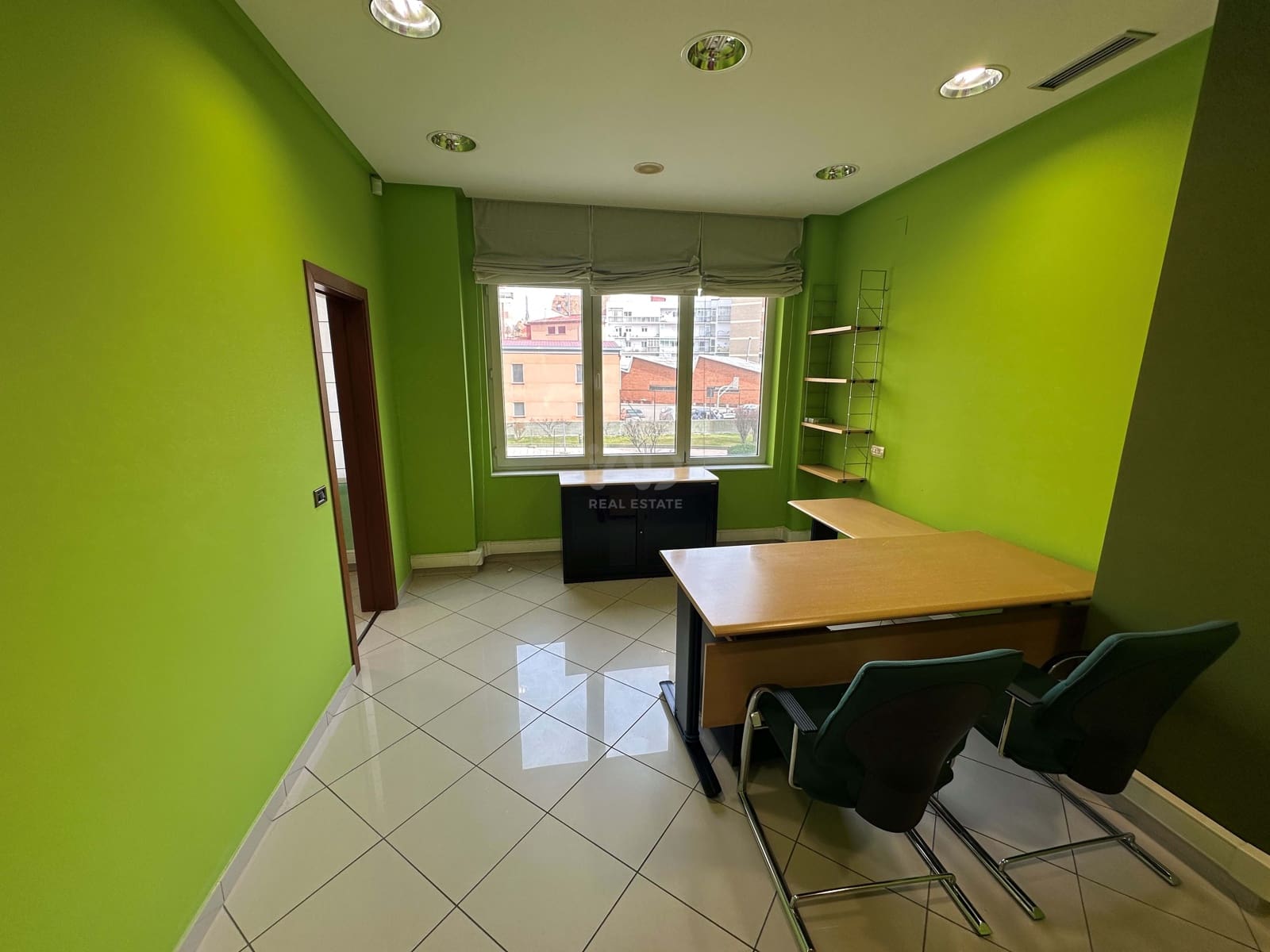 5 soverom Kommersiell til leie i Leon by - € 1 600 (Ref: 9987676)