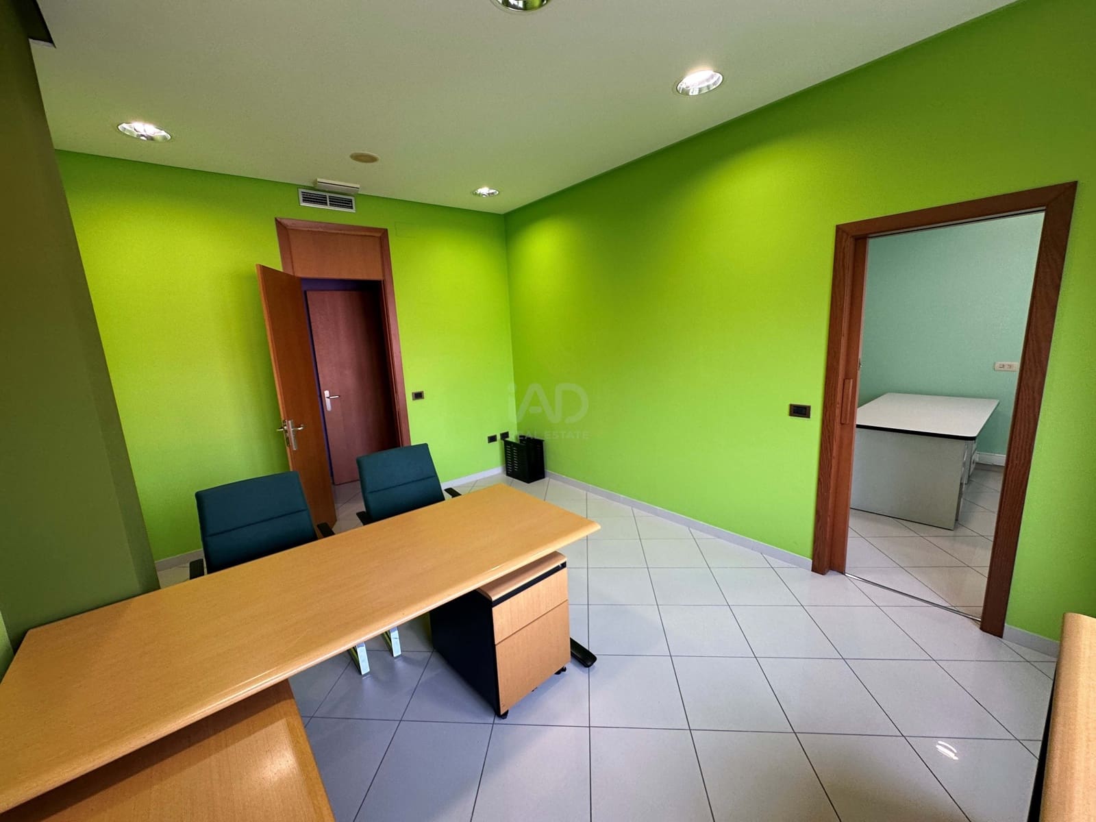 5 soverom Kommersiell til leie i Leon by - € 1 600 (Ref: 9987676)