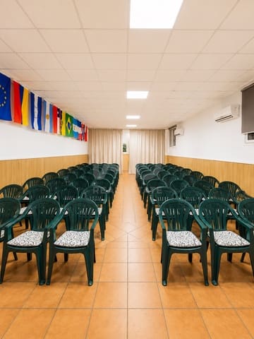 Kommersiell til salgs i Leon by - € 69 000 (Ref: 9987677)