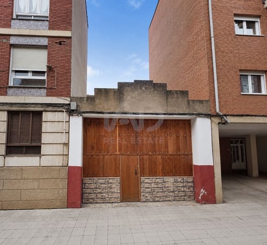 Kommersiell til salgs i Leon by - € 69 000 (Ref: 9987677)