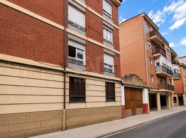 Kommersiell til salgs i Leon by - € 69 000 (Ref: 9987677)
