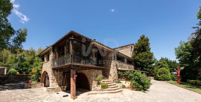 11 Zimmer Finca/Landgut zu verkaufen in Girona Stadt mit Pool Garage - 1.700.000 € (Ref: 9987678)