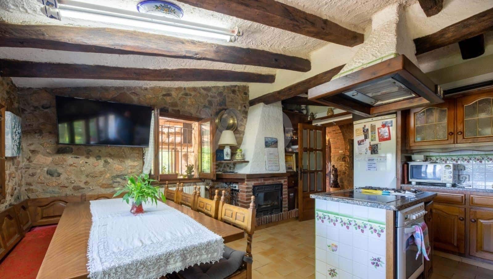 11 bedroom Finca/Country House for sale in Girona city with pool garage - € 1,700,000 (Ref: 9987678)
