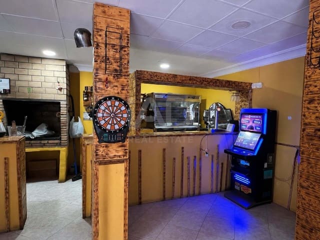 Comercial para venda em Cruz de Humilladero, Málaga cidade - 180 000 € (Ref: 9987680)