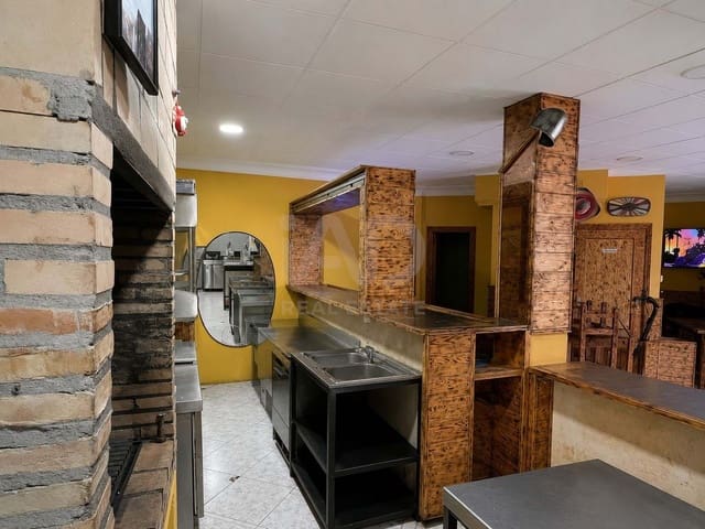 Comercial para venda em Cruz de Humilladero, Málaga cidade - 180 000 € (Ref: 9987680)