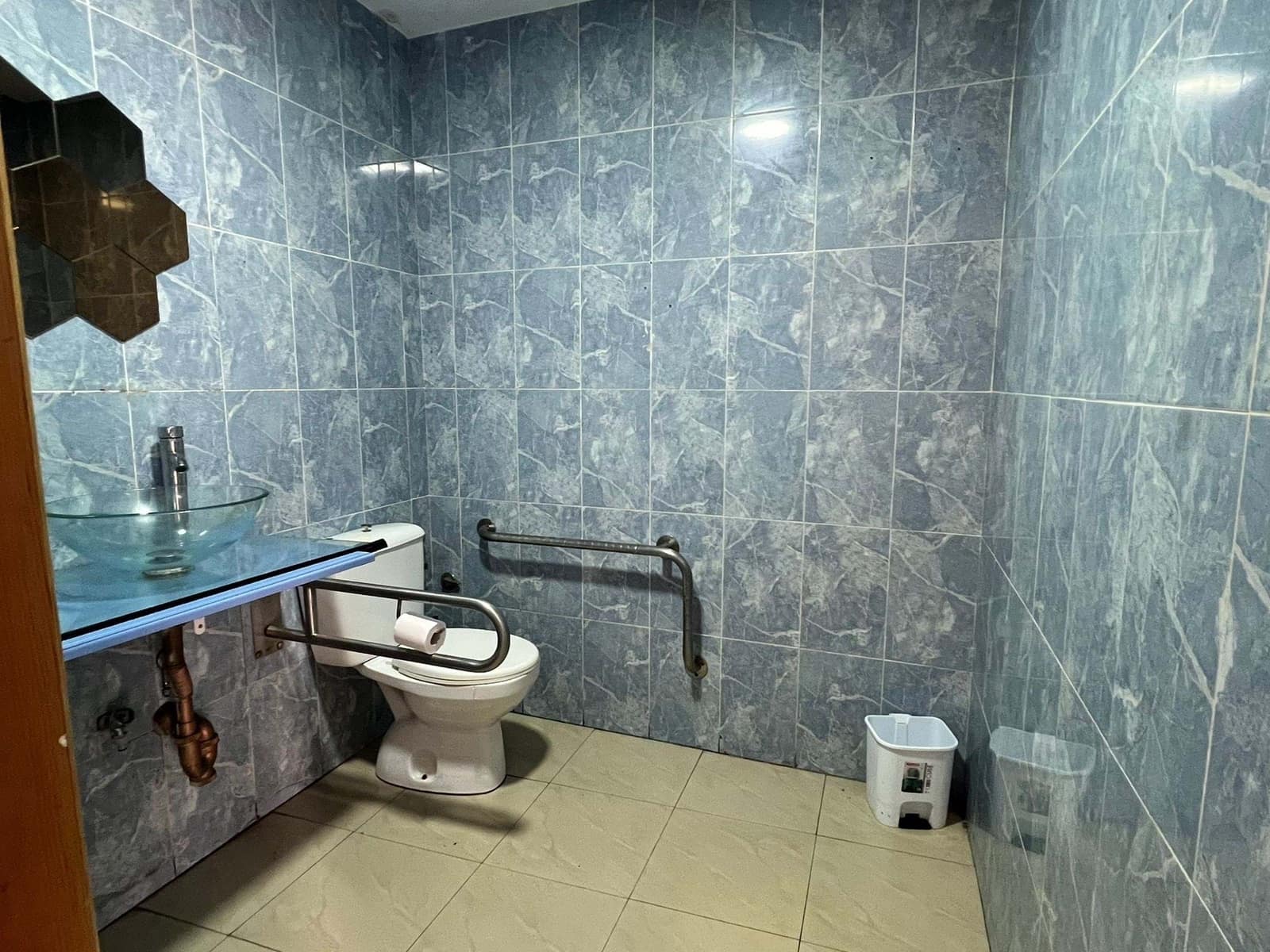 Komercyjne na sprzedaż w Miasto Malaga - 180 000 € (Ref: 9987680)