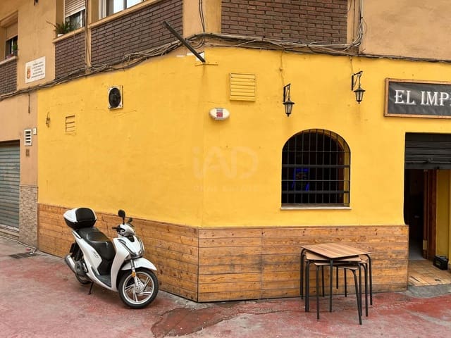 Comercial para venda em Cruz de Humilladero, Málaga cidade - 180 000 € (Ref: 9987680)