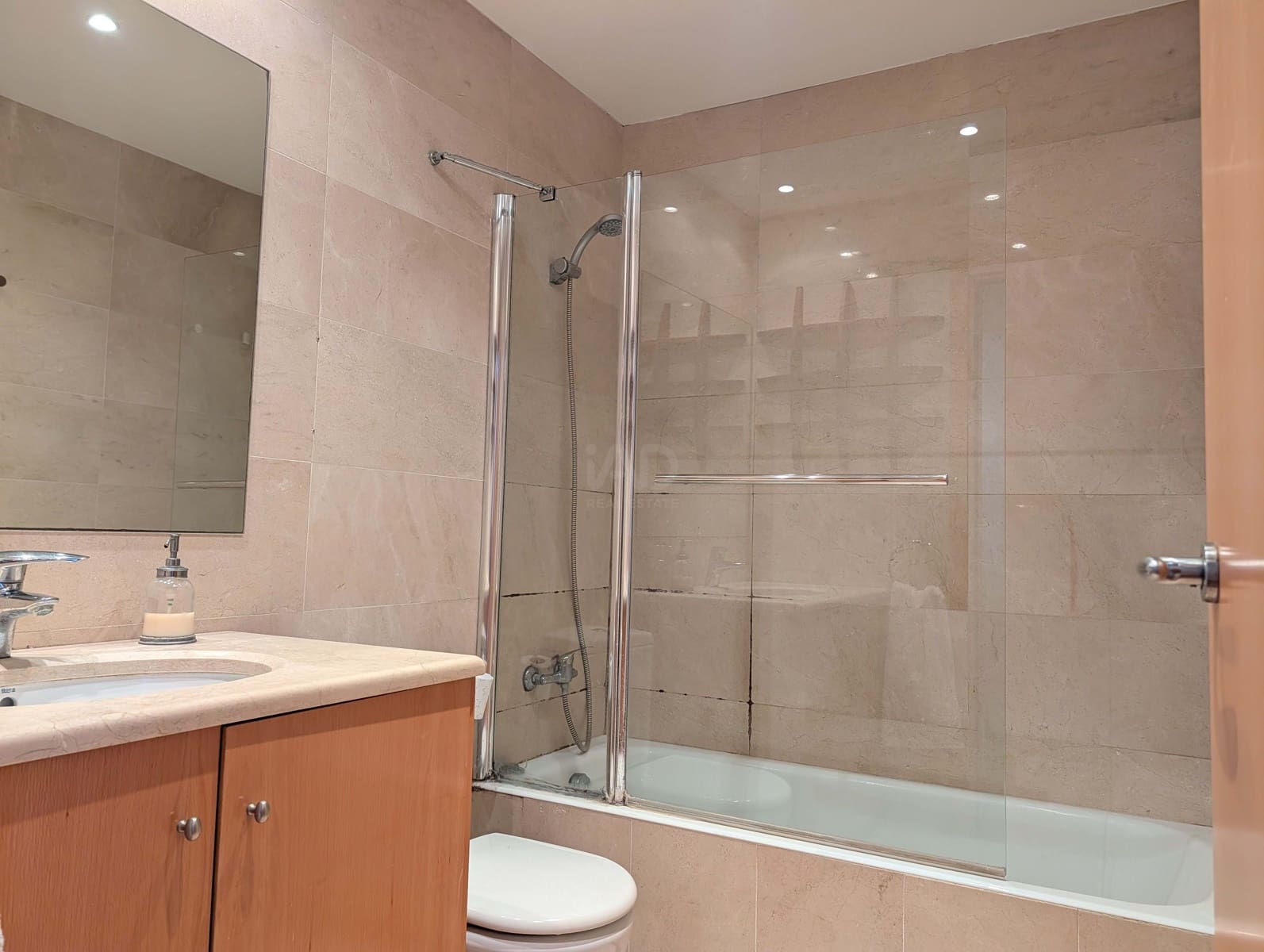 Apartamento de 2 habitaciones en Gavà en venta con garaje - 339.000 € (Ref: 9987681)