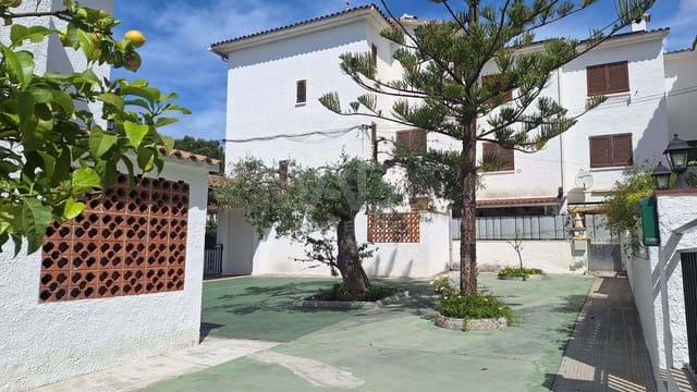 4 soverom Villa til salgs i Tarragona by med garasje - € 249 000 (Ref: 9987682)