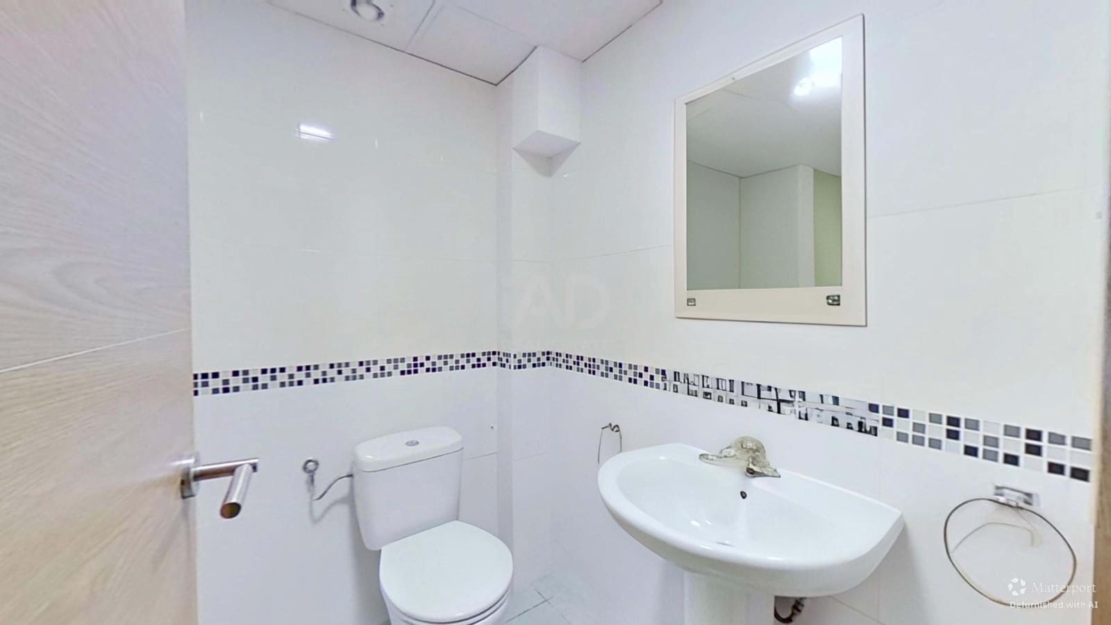 Kaupallinen myytävänä paikassa Tarragona kaupunki - 139 000 € (Ref: 9987683)