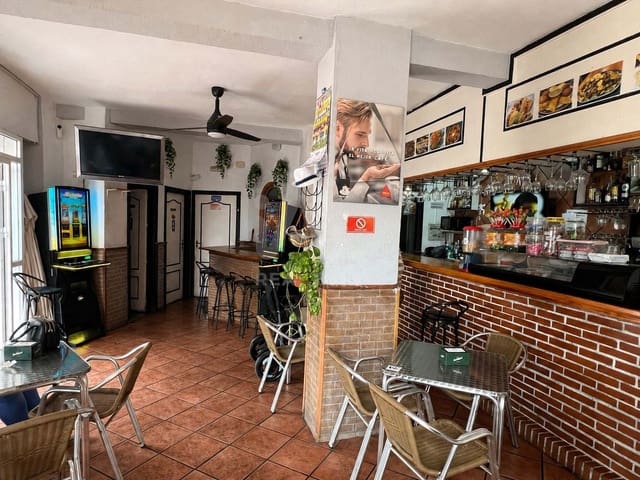 2 quarto Comercial para venda em Cruz del Humilladero, Málaga cidade - 299 000 € (Ref: 9987684)