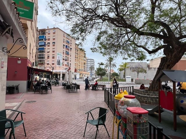 2 quarto Comercial para venda em Cruz del Humilladero, Málaga cidade - 299 000 € (Ref: 9987684)