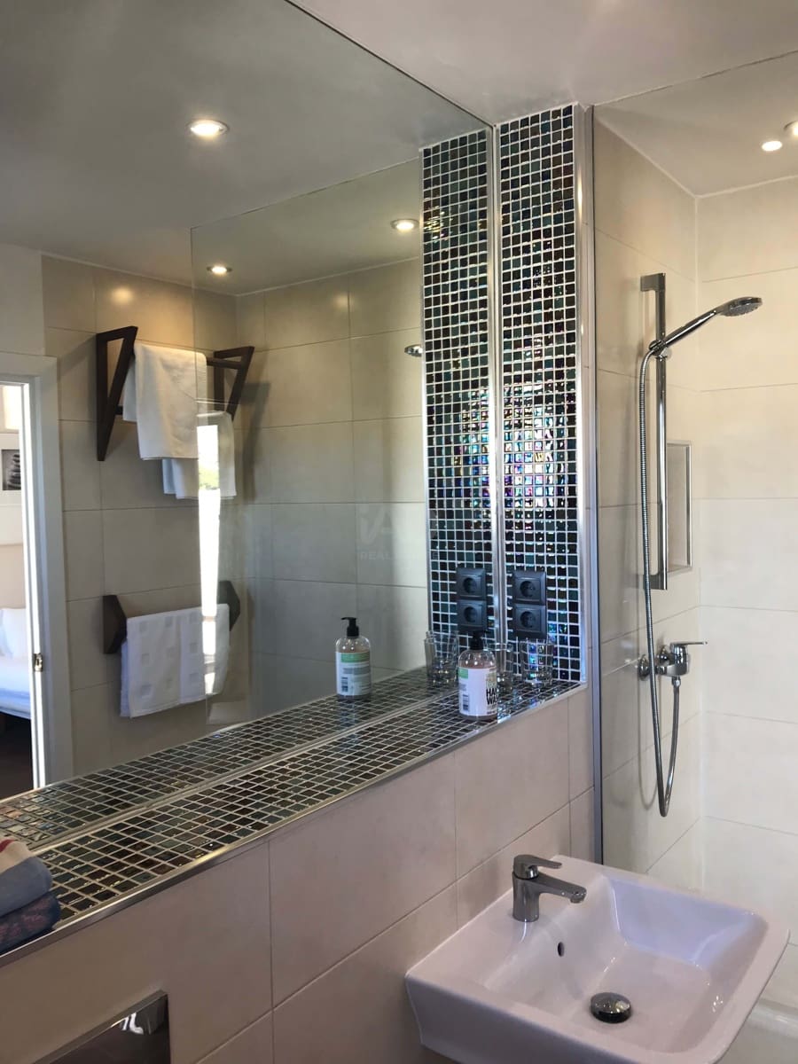 7 chambre Local Commercial à vendre à Nerja - 2 770 000 € (Ref: 9987685)