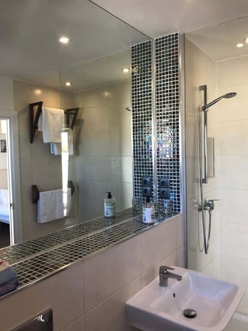 7 chambre Local Commercial à vendre à Chaparil - Torrecilla - Punta Lara, Nerja - 2 770 000 € (Ref: 9987685)