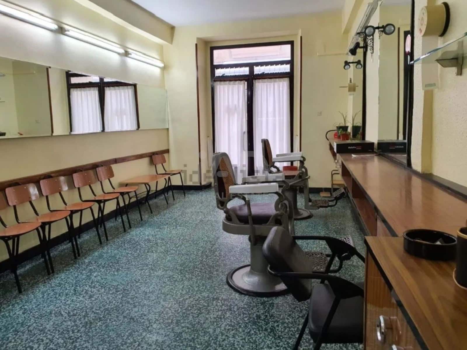 Erhverv til salg i Donostia-San Sebastian - € 250.000 (Ref: 9987686)