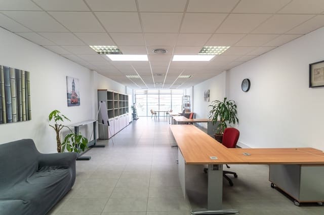 1 chambre Local Commercial à vendre à Barcelone ville - 145 000 € (Ref: 9987688)