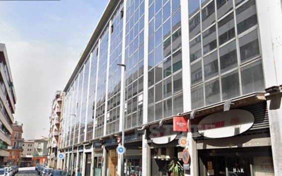 Commercieel te huur in Barcelona stad - € 480 (Ref: 9987689)
