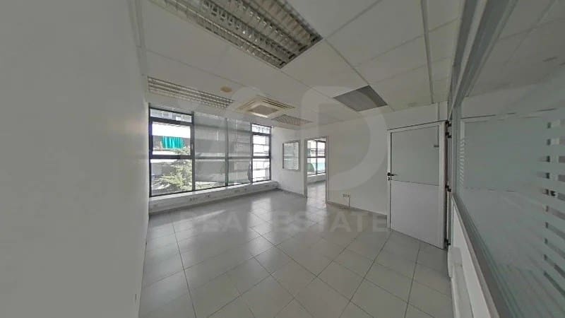 Commercieel te huur in Barcelona stad - € 480 (Ref: 9987689)