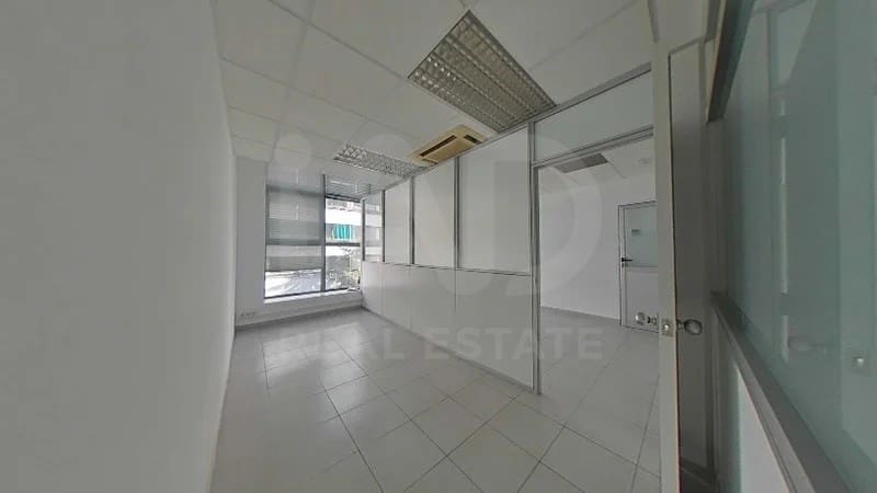 Commercieel te huur in Barcelona stad - € 480 (Ref: 9987689)