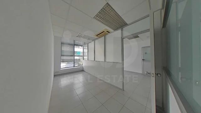 Commercieel te huur in Barcelona stad - € 480 (Ref: 9987689)