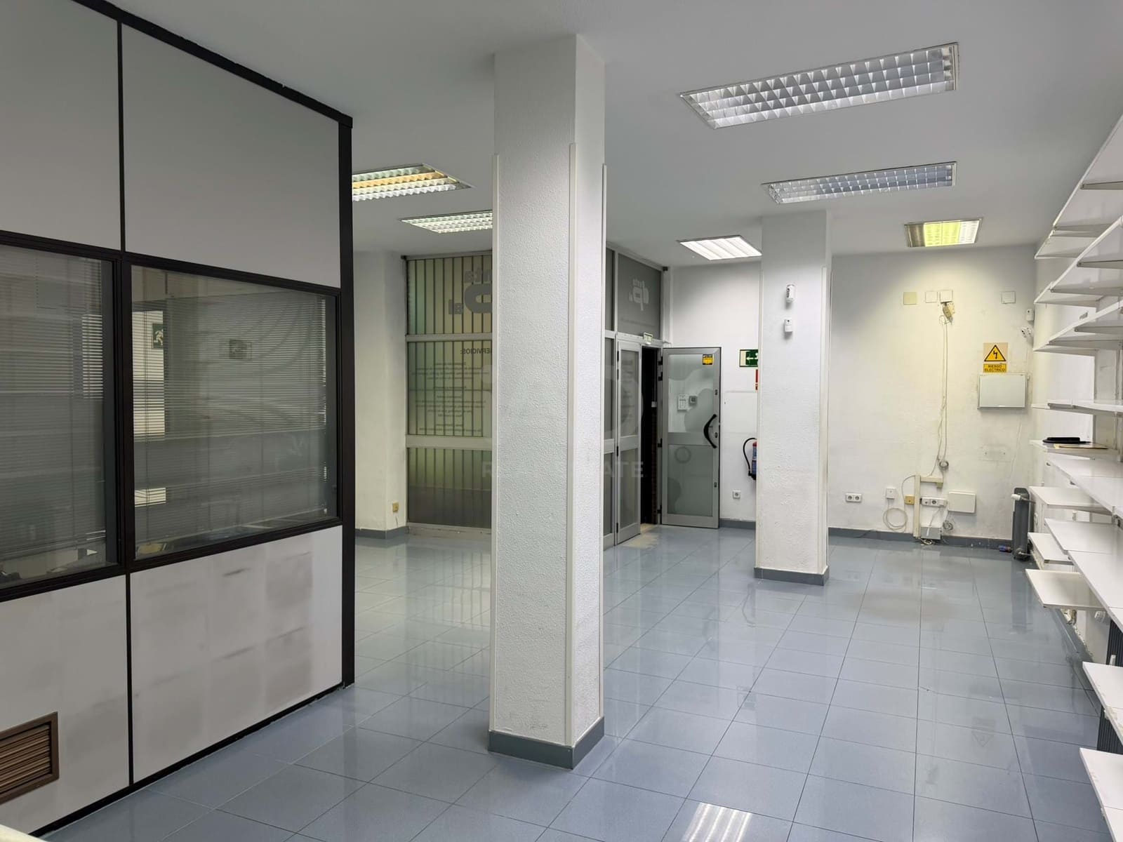 Commerciale in vendita in Madrid citta - 395.000 € (Rif: 9987690)