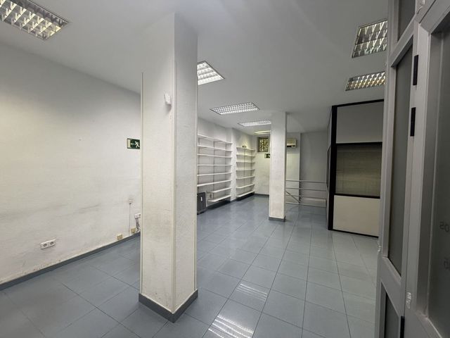 Kommersiell till salu i Madrid stad - 395 000 € (Ref: 9987690)