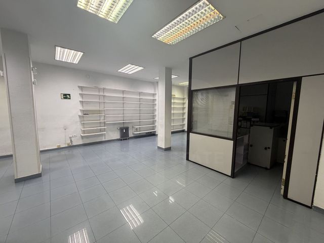Kommersiell till salu i Madrid stad - 395 000 € (Ref: 9987690)