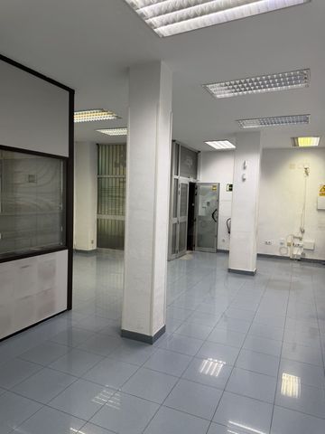 Kommersiell till salu i Madrid stad - 395 000 € (Ref: 9987690)