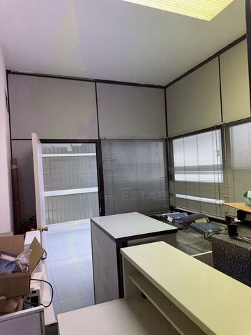 Kommersiell till salu i Madrid stad - 395 000 € (Ref: 9987690)