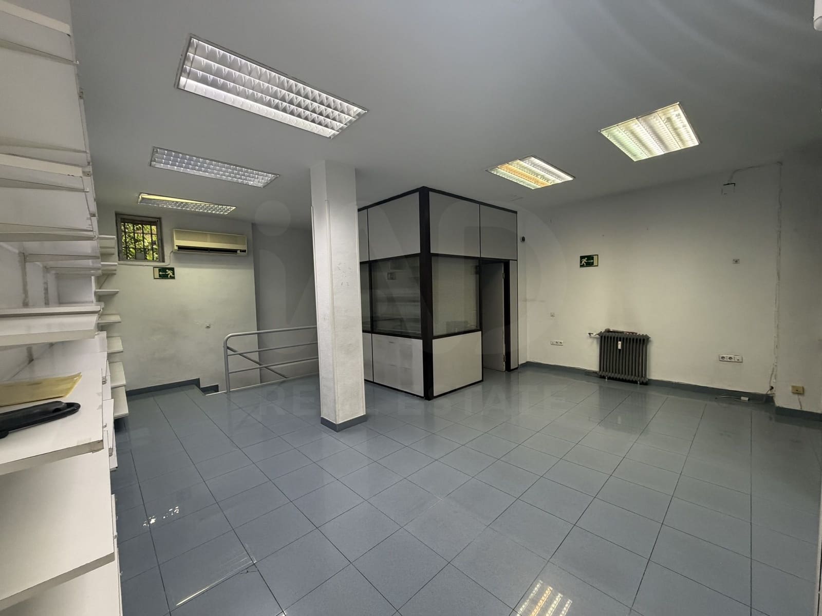 Commercial for sale in Madrid city - € 350,000 (Ref: 9987690)