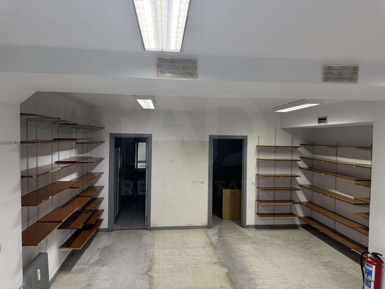 Commercial for sale in Madrid city - € 350,000 (Ref: 9987690)