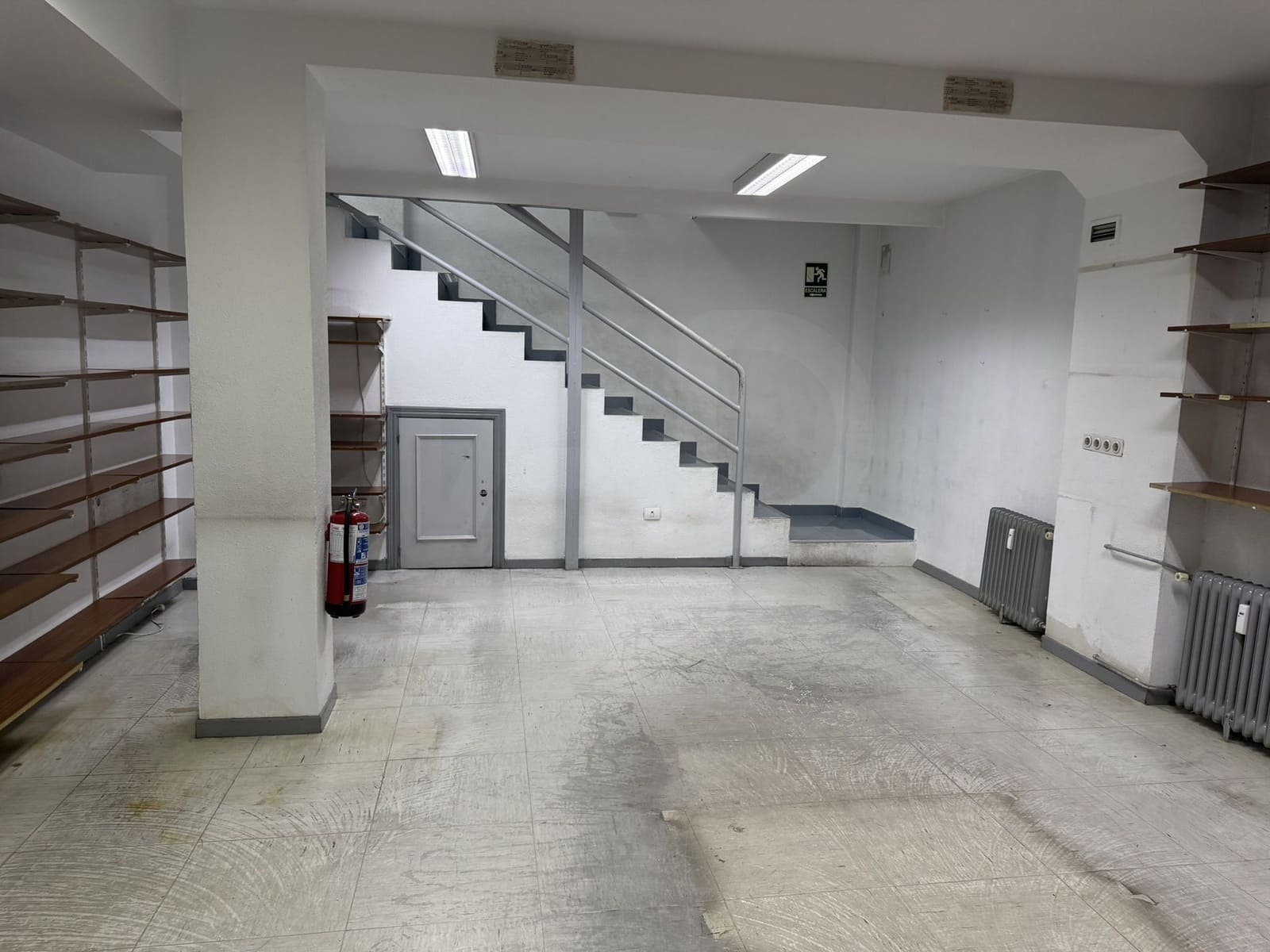 Commercial for sale in Madrid city - € 350,000 (Ref: 9987690)