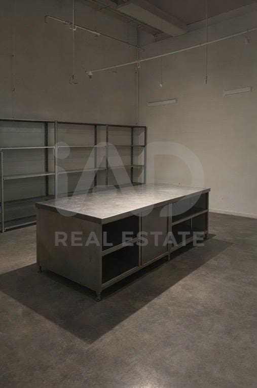 4 quarto Comercial para arrendar em Madrid cidade com garagem - 2 800 € (Ref: 9987692)