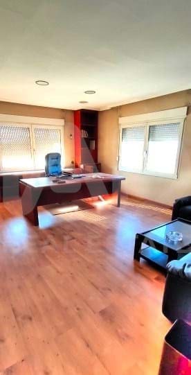 Kommersiell til salgs i Leon by - € 199 900 (Ref: 9987695)