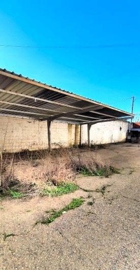 Commercial for sale in Leon city - € 199,900 (Ref: 9987695)
