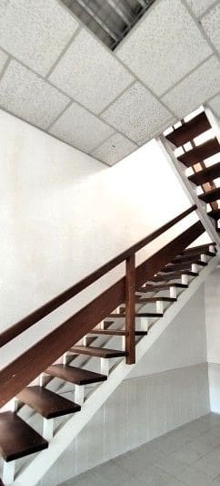 Commercial for sale in Leon city - € 199,900 (Ref: 9987695)