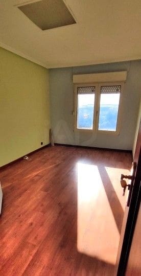 Commercial for sale in Leon city - € 199,900 (Ref: 9987695)