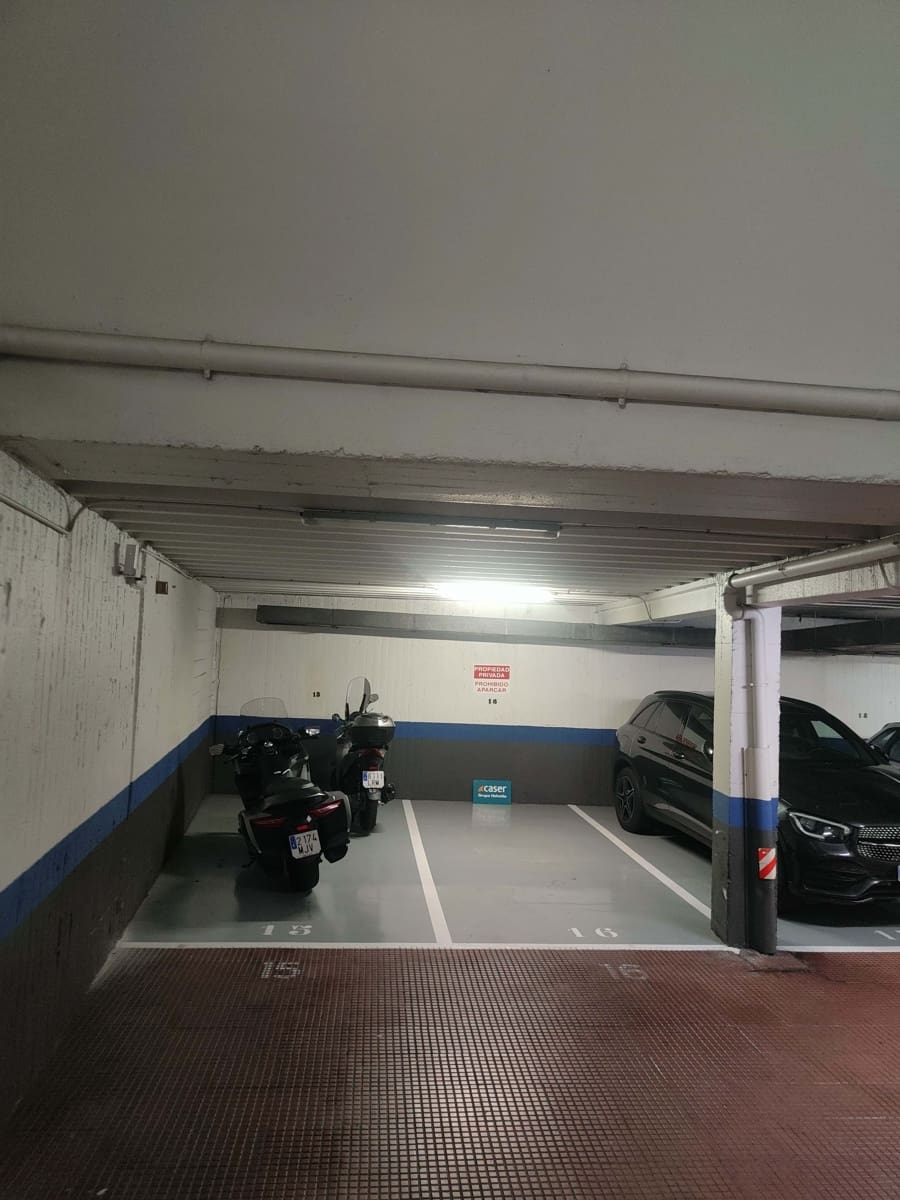 Kommersiell till salu i Pontevedra stad med garage - 370 000 € (Ref: 9987696)