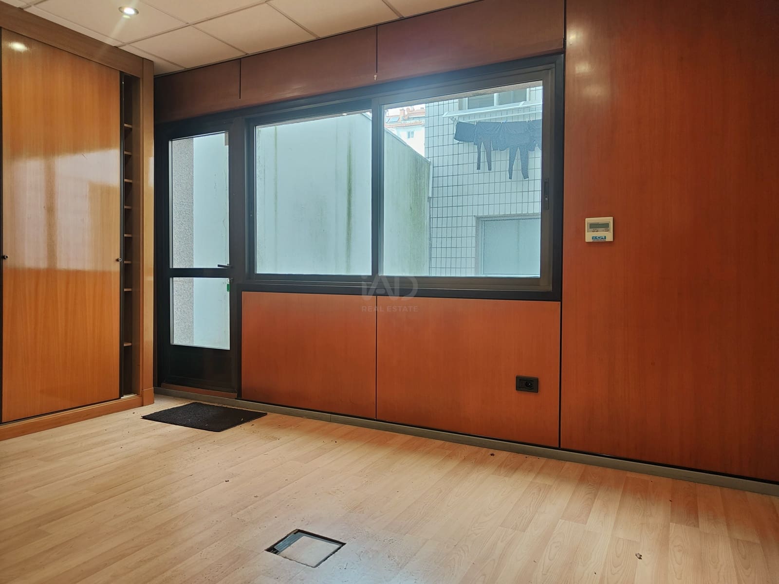 Kommersiell till salu i Pontevedra stad med garage - 370 000 € (Ref: 9987696)