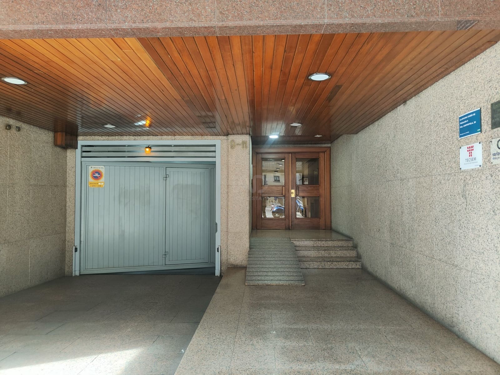 Kommersiell till salu i Pontevedra stad med garage - 370 000 € (Ref: 9987696)